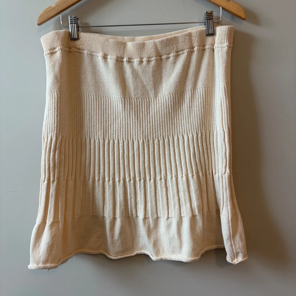St John Collection Marie Gray Cream Wool Ribbed Knit Flounce Mini Skirt Size 4